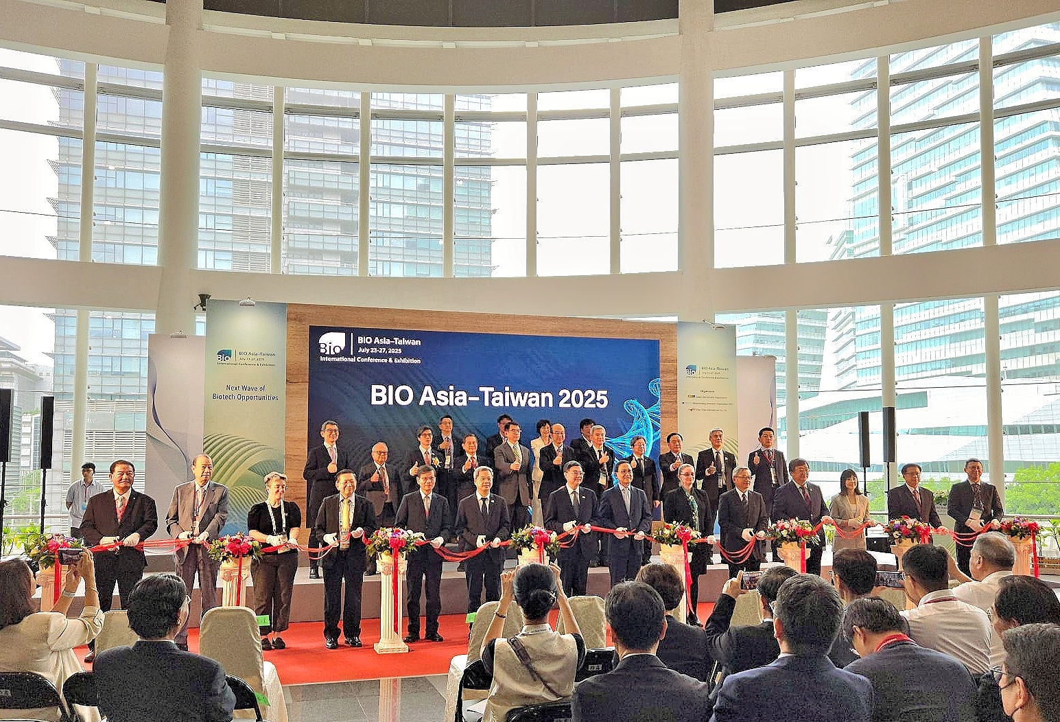 2025 BIO ASIA完美落幕,AI创新成果展现台湾智慧医疗与生医研发实力