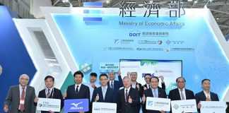 《2025台北紡織展》經濟部攜手六大法人展出,紡織所打造首創3D一體成型鞋